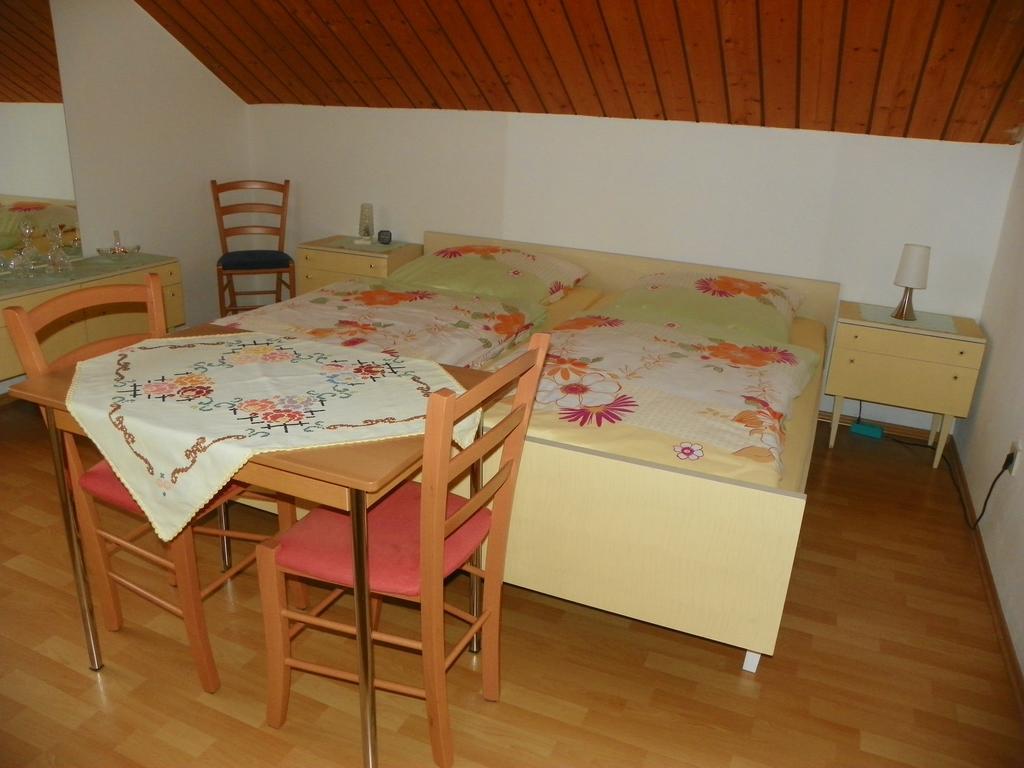 Ferienwohnung Am Weissenstaedter See ไวเซินชตัดท์ ภายนอก รูปภาพ